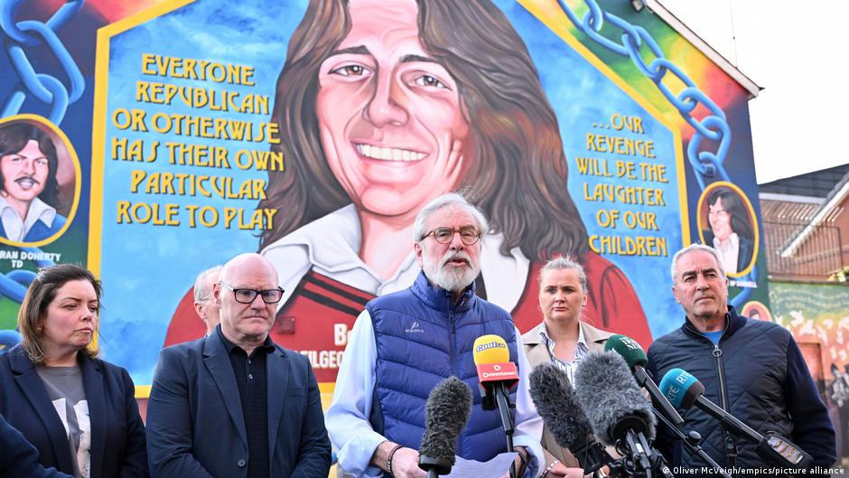 Gerry Adams bebas dari tuduhan keterlibatan dalam serangan bom IRA