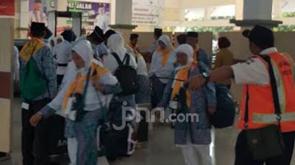Ilustrasi jemaah umrah Indonesia di tengah konflik Timur Tengah