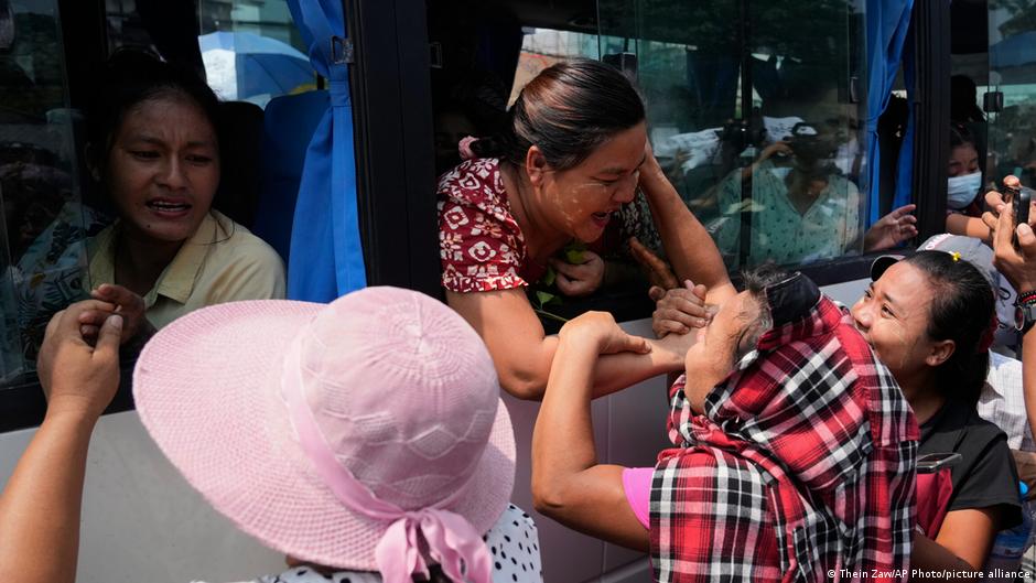 Pembebasan tahanan di Myanmar, termasuk mantan Presiden Win Myint